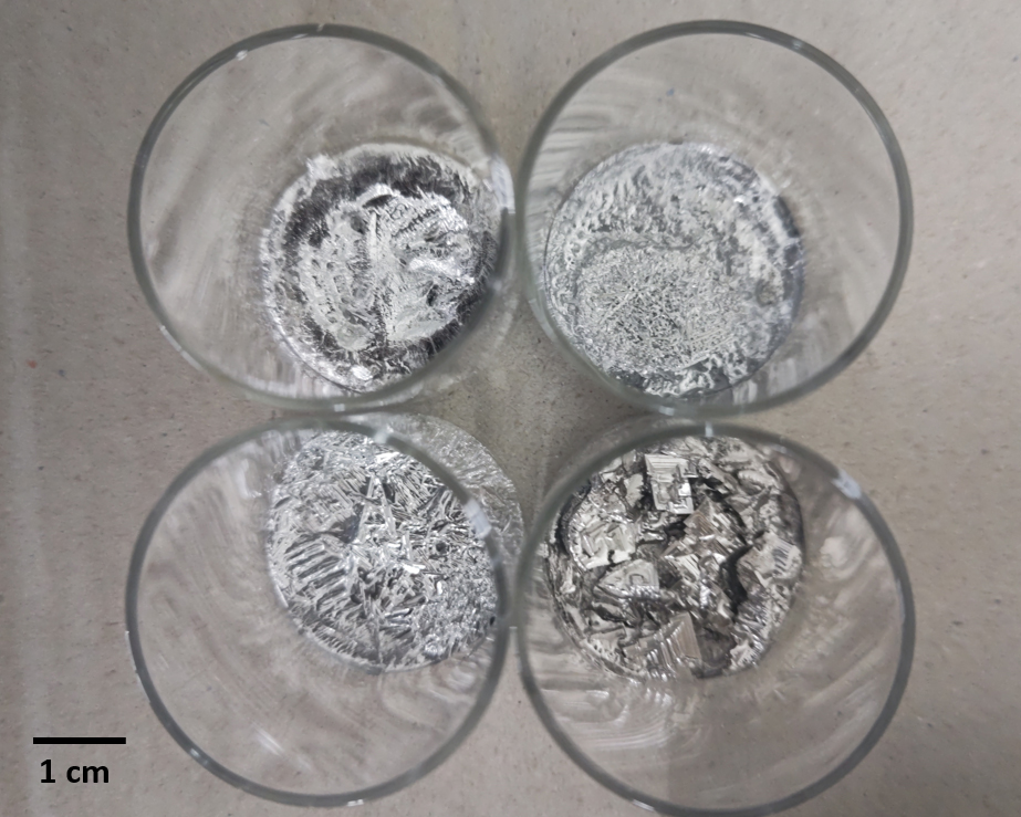 芸術作品のために試作された金属結晶